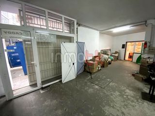 Local Comercial  Nebrija. Bajo de 160m2 en ronda de nelleavda finisterre