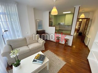 Rent Flat  Rúa damas. Apartamento amueblado en ciudad vieja