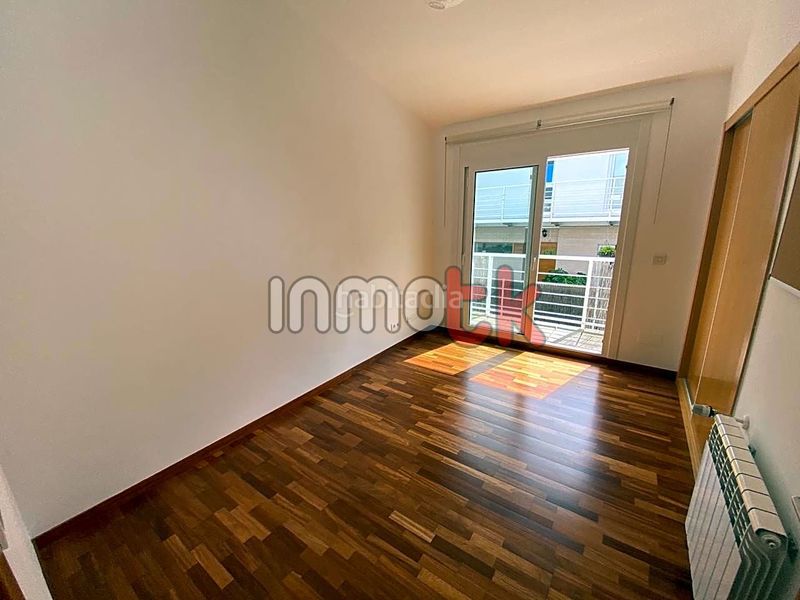 Foto 40f0ddb2-7893-444f-804b-9cd696420762. Casa amb calefacció aparcament piscina a Mesoiro Coruña (A)