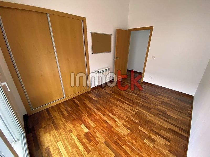 Foto 54d4b6ca-0742-40ac-9fac-574d0d6df41e. Casa amb calefacció aparcament piscina a Mesoiro Coruña (A)