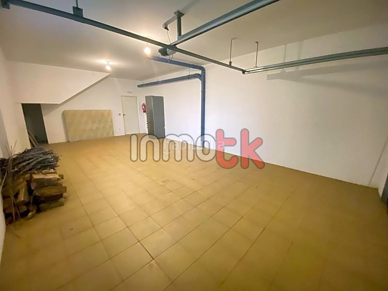 Foto 7257e0e7-fef7-4bd5-8b78-b866277133cc. Casa amb calefacció aparcament piscina a Mesoiro Coruña (A)