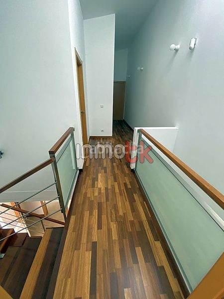 Foto 8d4f9b1d-ed12-4826-8af6-6a025a630299. Casa amb calefacció aparcament piscina a Mesoiro Coruña (A)
