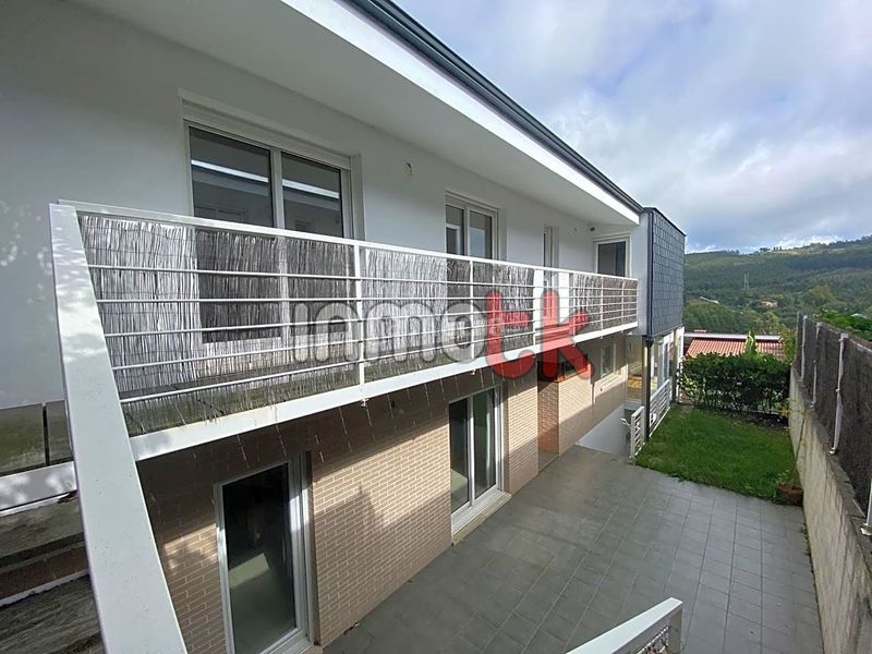 Foto 908fe83a-1580-477a-bcb8-80376abfba21. Casa amb calefacció aparcament piscina a Mesoiro Coruña (A)