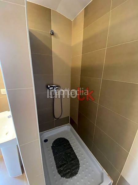 Foto a2181328-c1a4-4c45-9010-d93e2d01a761. Casa amb calefacció aparcament piscina a Mesoiro Coruña (A)
