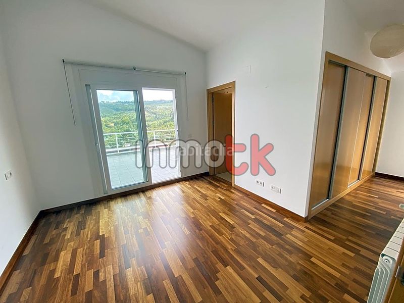 Foto a5e1b25c-b725-40d5-84bb-167fcb784063. Casa amb calefacció aparcament piscina a Mesoiro Coruña (A)