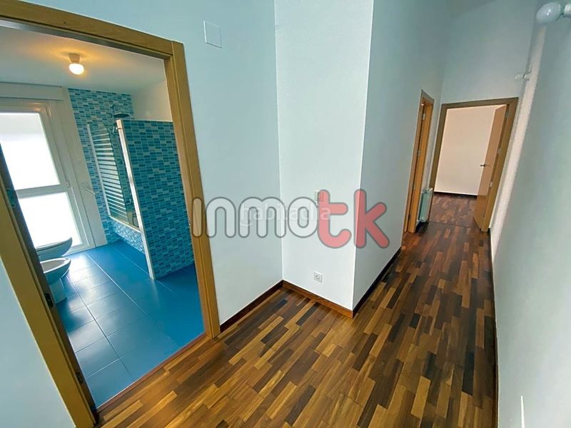 Foto c8a1c1a8-2644-4b06-824a-24f303183f77. Casa amb calefacció aparcament piscina a Mesoiro Coruña (A)