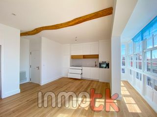 Rent Flat  Praza xeneral azcárraga. Bonito piso con galeria en ciudad vieja