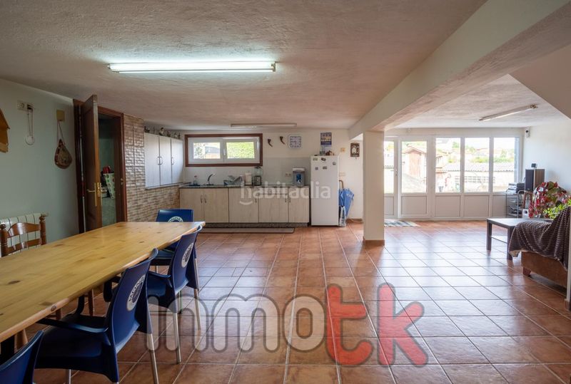 Foto c5fe14e3-2892-4933-be3b-57eff1f51f16. Casa amb calefacció aparcament a Carral