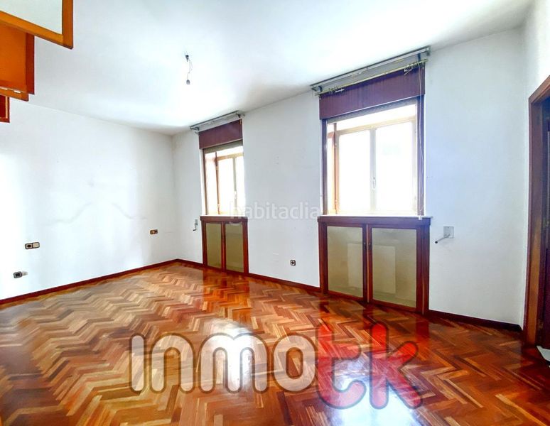 Foto 32c9772a-9062-41c8-b3ac-764b7e31113e. Casa amb calefacció aparcament a Monte Alto - Zalaeta - Atocha Coruña (A)