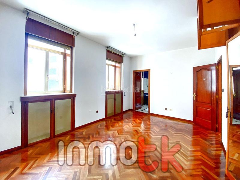 Foto 6f9012f2-d7d3-4569-a29e-fa89bcc2f3d0. Casa amb calefacció aparcament a Monte Alto - Zalaeta - Atocha Coruña (A)