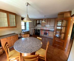 Maison  Rúa igrexa. Chalet con finca de 5.000 m en oleiros