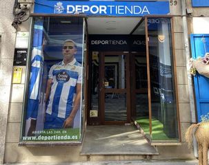 Lloguer Local Comercial  Rúa real. Estupendo bajo en plena calle real