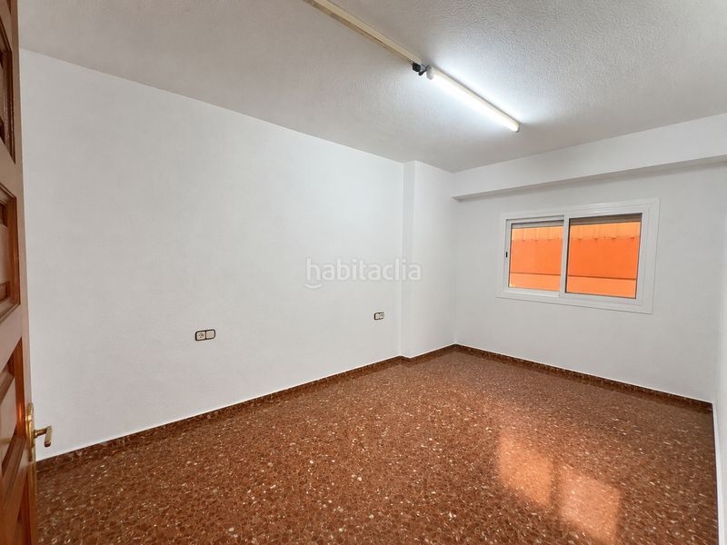 Foto a7aee336-f0c3-4df6-a57f-657da7cf9e14. Casa amb xemeneia calefacció a Aldaia