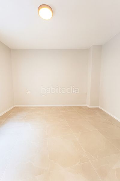 Planta baja en carrer del reverend josep noguera 18 vivienda recien reformada con amplio patio en Valencia - Imagen 3