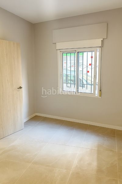 Planta baja en carrer del reverend josep noguera 18 vivienda recien reformada con amplio patio en Valencia - Imagen 4