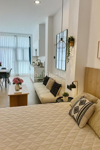 Estudio recién reformado con terraza junto a ruzafa en Valencia - Imagen 11