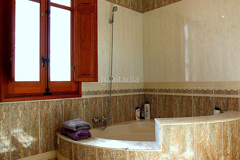 Foto 696d436d-daeb-4d1a-aafa-45c1f2129213. Xalet amb xemeneia aparcament piscina a Saboya Alboraya