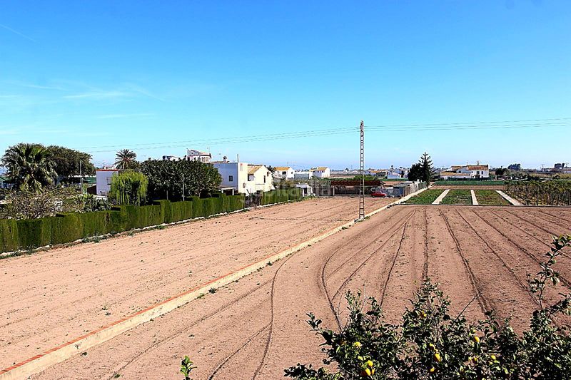 Foto a7a77fde-159d-4f4d-a198-29acaba8159a. Xalet amb xemeneia aparcament piscina a Saboya Alboraya