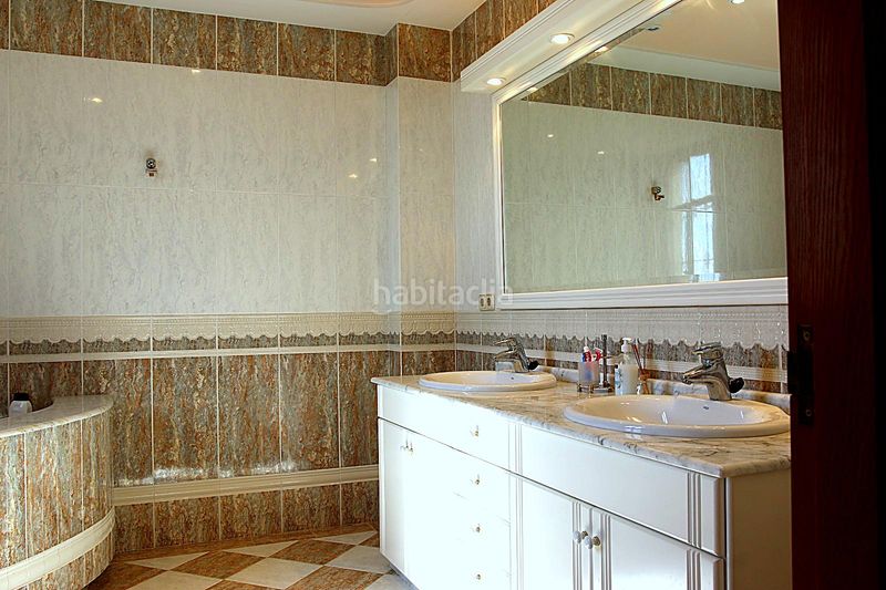 Foto a9441f23-e0f2-4733-982a-94cfc005fb1a. Xalet amb xemeneia aparcament piscina a Saboya Alboraya