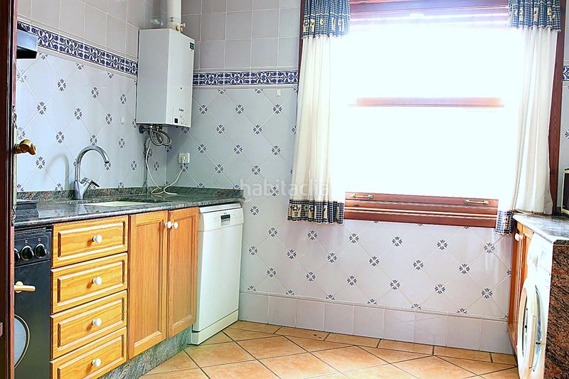 Foto ff2a97d9-714f-4853-8d1f-f5484680580d. Xalet amb xemeneia aparcament piscina a Saboya Alboraya