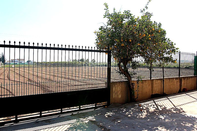 Foto fffab465-c4af-4c55-b79d-a7c251765b34. Xalet amb xemeneia aparcament piscina a Saboya Alboraya