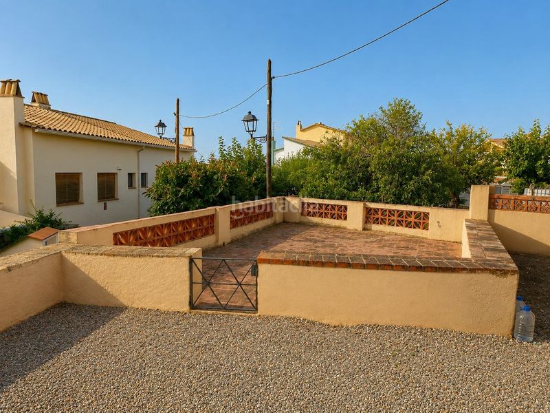 Foto 18212e24-0135-4b9d-87d6-54d7ab03154e. Casa aparellada amb aparcament a Centre Sant Pere de Ribes
