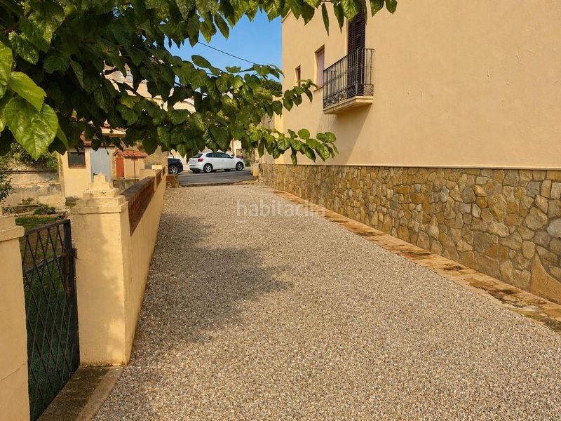 Foto 51951a6e-2a8d-43e4-b2ac-1db10293ba69. Casa aparellada amb aparcament a Centre Sant Pere de Ribes