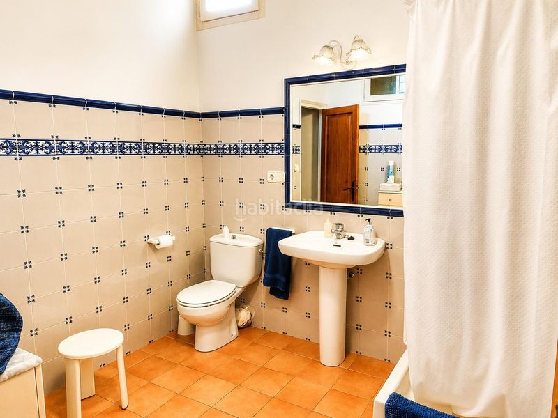Foto de7dd347-0c1c-4a53-a291-9536d132fcf6. Casa aparellada amb aparcament a Centre Sant Pere de Ribes