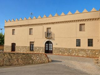 Maison jumelée à Centre. Masía can comas, vive en el palou!