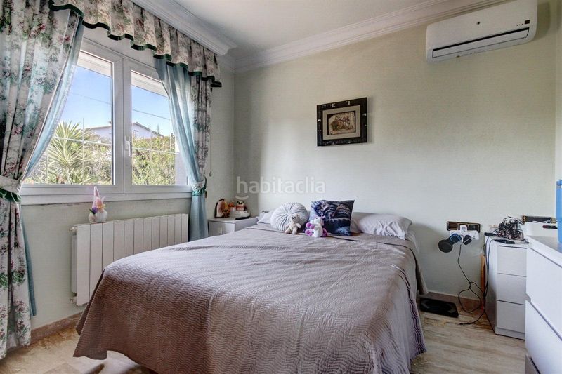 Foto cf3a2632-6477-40e0-97df-aa9744ca8e8d. Chalet avec chauffage parking dans Cunit residencial Cunit