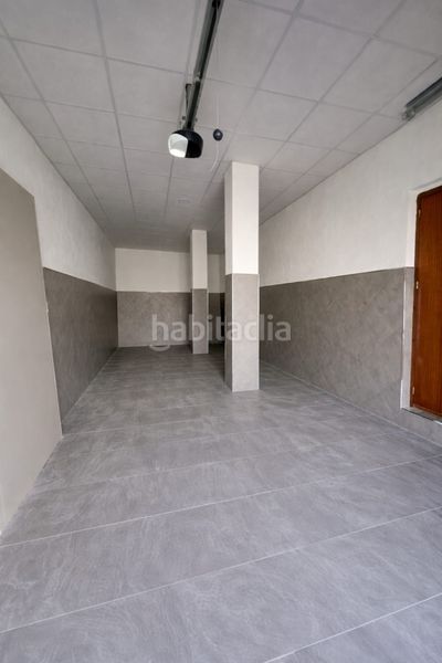 Foto 5fb28bb8-d62c-40d9-9cf1-42c8ba56b389. Pis amb xemeneia aparcament a Bullas