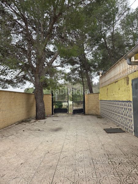 Foto 4bdd8fab-f3cc-4af8-a5cf-636c97b4c8f1. Masia amb xemeneia piscina a Bullas