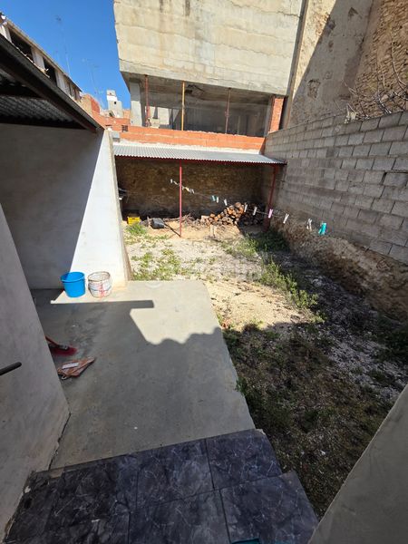 Foto fa29cbfa-9784-4cb0-b5e3-107be0bdb863. Casa amb xemeneia a Bullas
