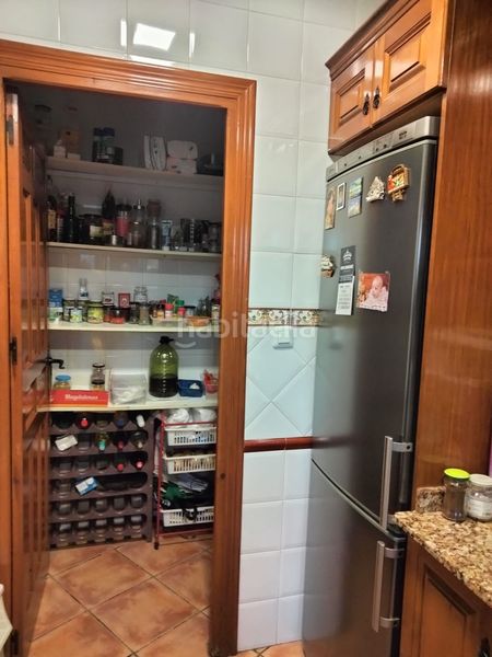 Foto c149026f-45d1-4677-8977-7f00fb656535. Edificio con piscina in Mula