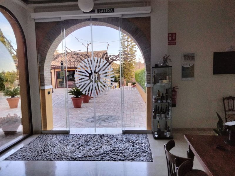 Foto d8f20699-5fb9-4e93-9001-2e8e2567127e. Edificio con piscina in Mula