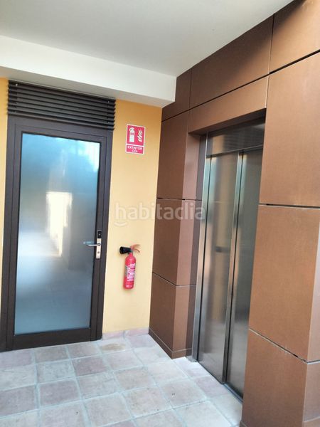 Foto fd3d864f-11f7-4d91-bdad-41cfd19979d8. Edificio con piscina in Mula