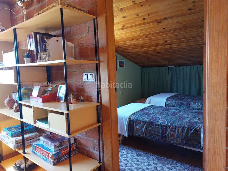 Foto a0dd8bec-6668-45b0-89bb-37bfaabb3657. Masia amb xemeneia aparcament a Bullas
