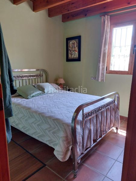 Foto ba514535-93db-4cfb-a2d7-7d67e581a827. Masia amb xemeneia aparcament a Bullas