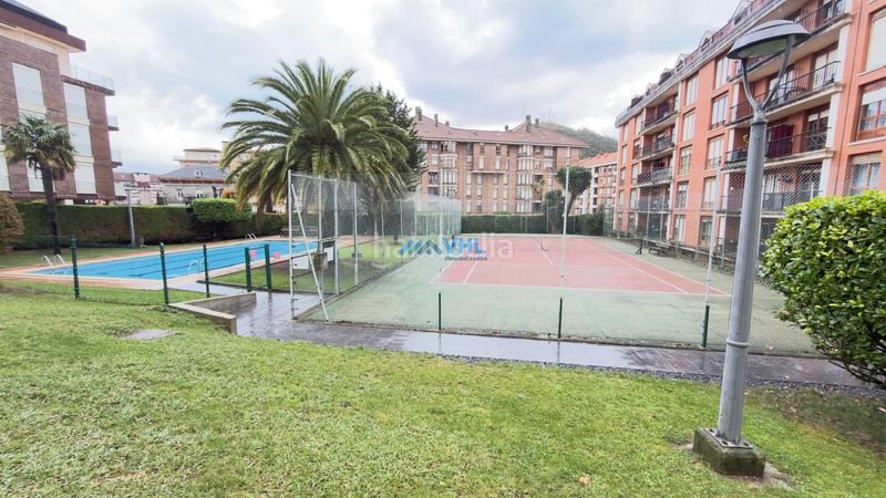 Foto 0838e02d-5fac-4bd0-96d5-fce7470d8a28. Pis amb calefacció aparcament piscina a Brazomar Castro - Urdiales
