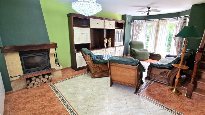 Foto a17993e3-9ba2-4af3-8140-c526a9f08a34. Xalet amb xemeneia calefacció aparcament a Samano Castro - Urdiales