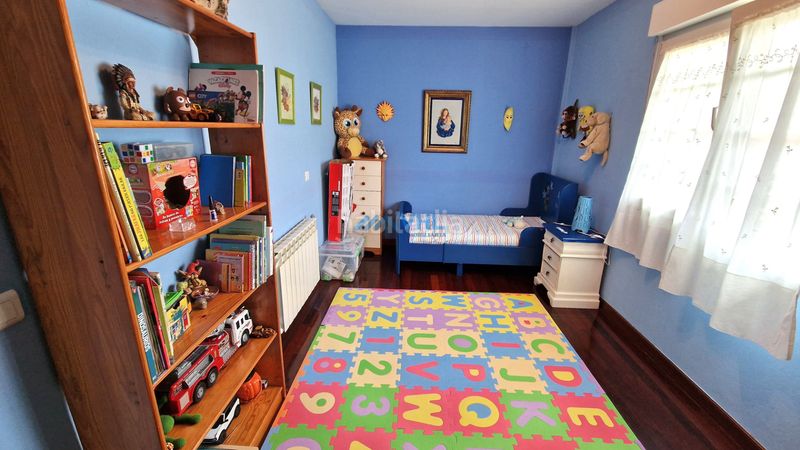 Foto b3b5b067-5f7c-47ce-be75-28274c610f22. Xalet amb xemeneia calefacció aparcament a Samano Castro - Urdiales