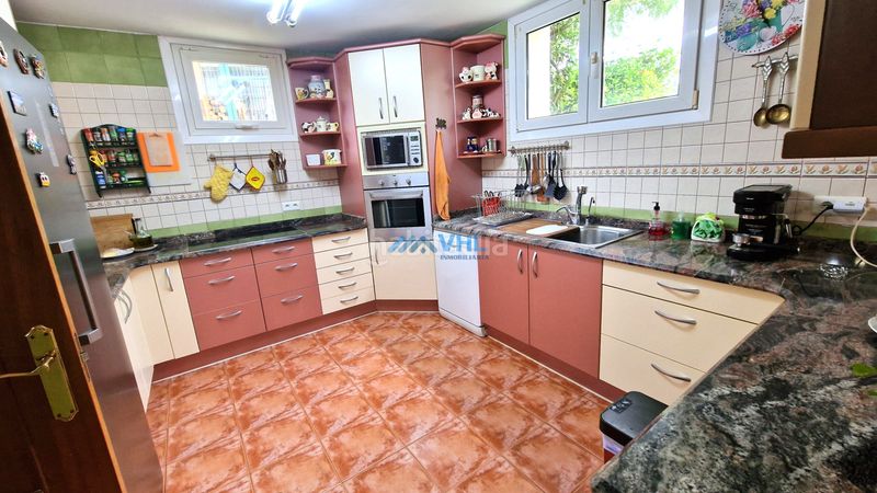 Foto c834385f-755b-45e9-ae27-1194542ce256. Xalet amb xemeneia calefacció aparcament a Samano Castro - Urdiales