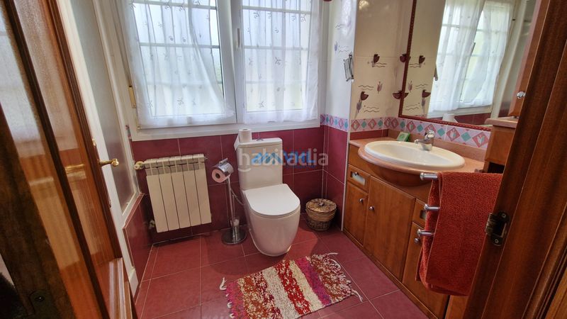 Foto d1b9fc66-f870-42ff-8c47-06bda46d554d. Xalet amb xemeneia calefacció aparcament a Samano Castro - Urdiales