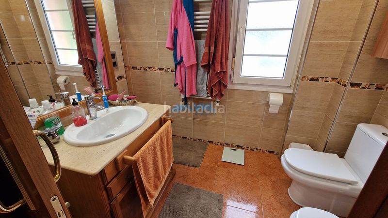 Foto f6cc9f0f-fd38-4cc0-b933-1bfe40ebf4ef. Xalet amb xemeneia calefacció aparcament a Samano Castro - Urdiales