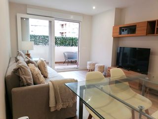 Rent Apartment  Calle leonardo rucabado. Piso zona centro