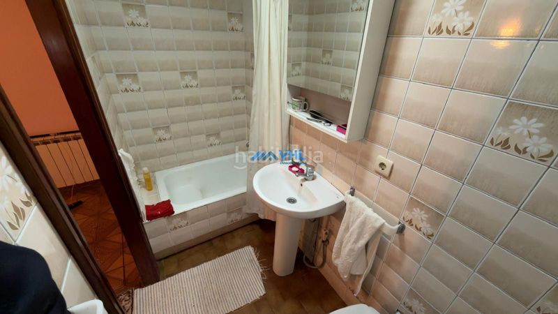 Foto 33f51e5b-693b-4746-8745-250d1355ad83. Casa adossada amb xemeneia a Guriezo