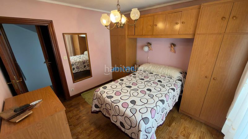 Foto d1f4145a-945e-456f-9d12-1ee273788c1b. Casa adossada amb xemeneia a Guriezo