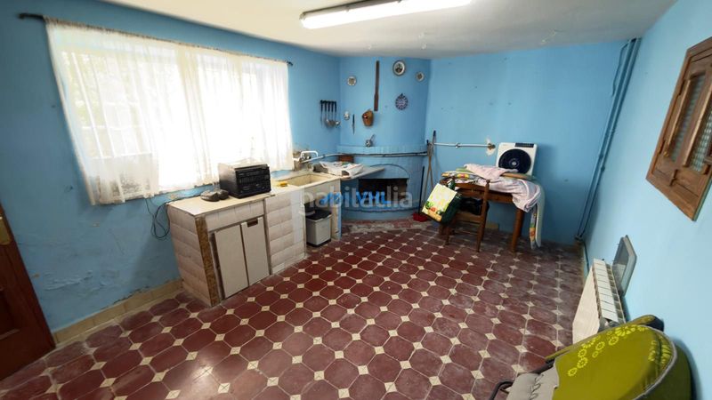 Foto d6f77f4a-2b4a-4b5b-b512-260f27847167. Casa adossada amb xemeneia a Guriezo