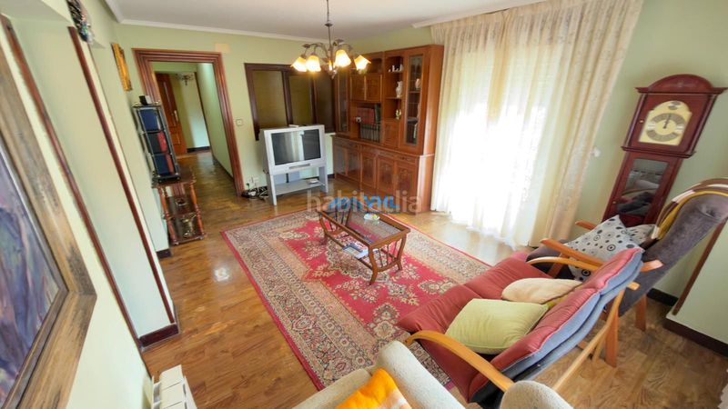 Foto d6fd0f02-63a5-4bb2-85bc-67ee2e9389e4. Casa adossada amb xemeneia a Guriezo