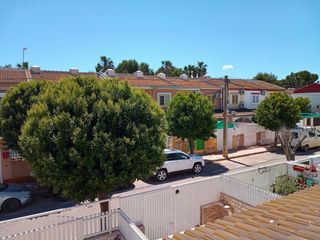 Reihenhaus  Calle gerona. Casa adosada reformada y totalmente equipada a 750 m de la playa